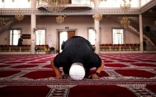 Diyanet İmamların Arkasında Namaz ve Onların Tekfir Edilme Meselesi